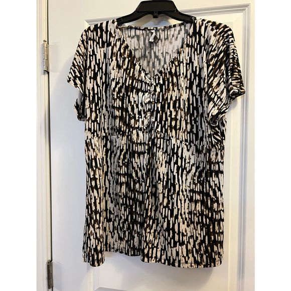 Women’s plus size blouse size 16/18